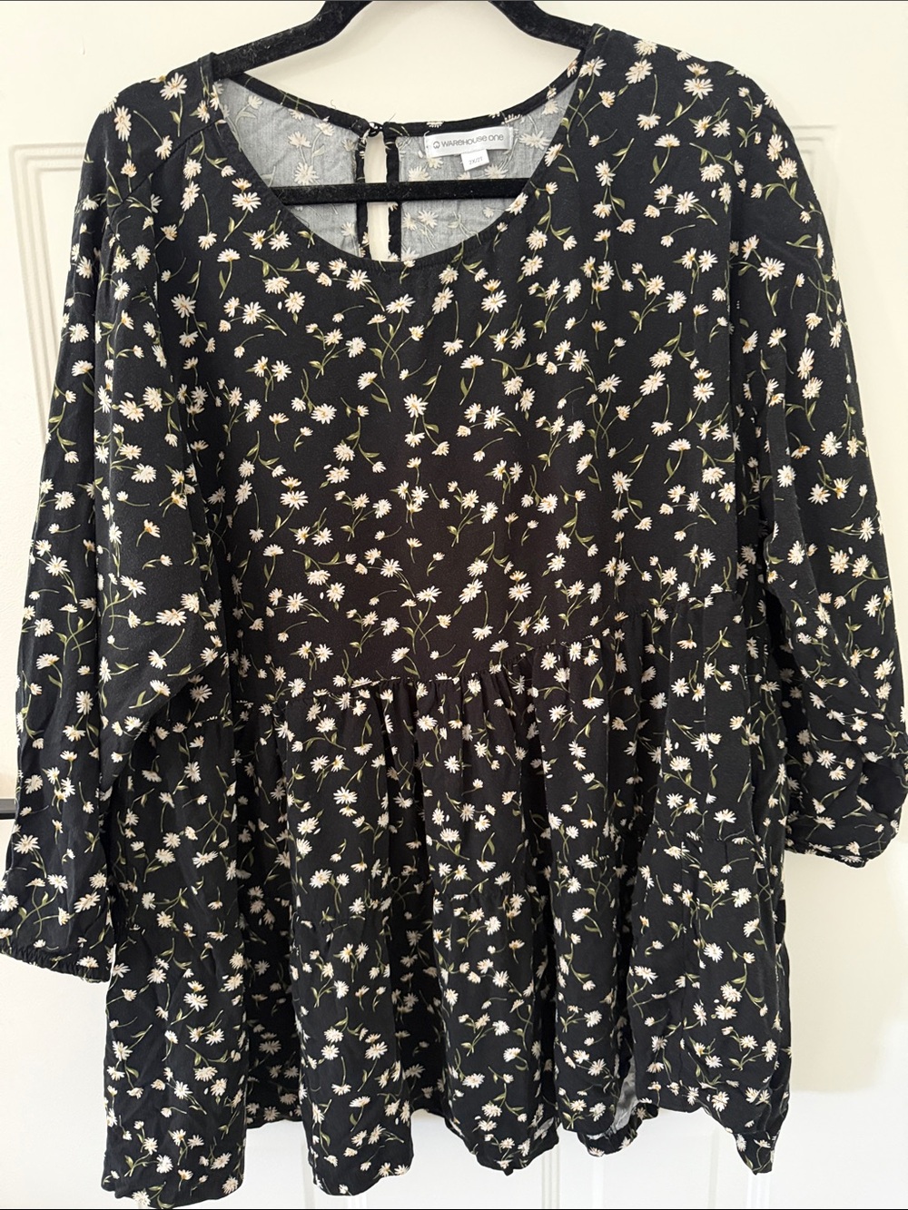 Flowy Black Daisy Print Blouse